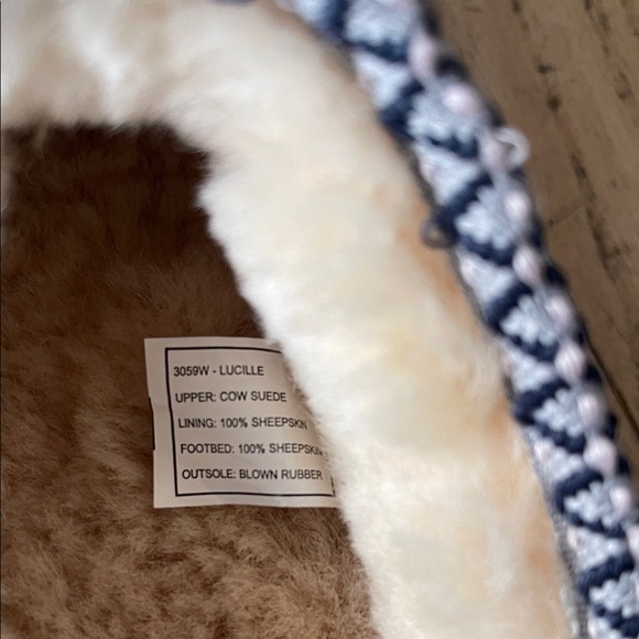 BearPaw Dark Blue Women's Slippers size 9- new - Picture 3 of 7